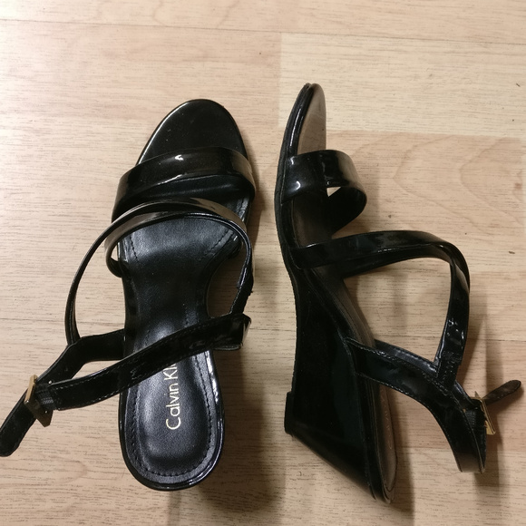 Calvin Klein Shoes - NWOT Calvin Klein wedge size 5